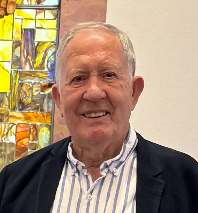 Rezando al caer de la tarde